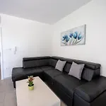 Tonka By Interhome בית נופש