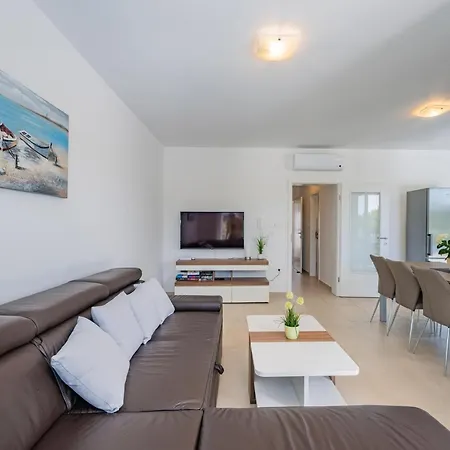Tonka By Interhome Nova Vas (Porec)