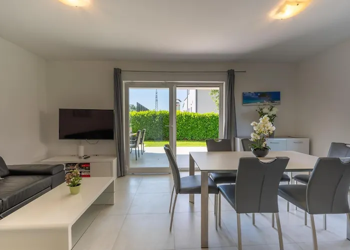 Tonka By Interhome *