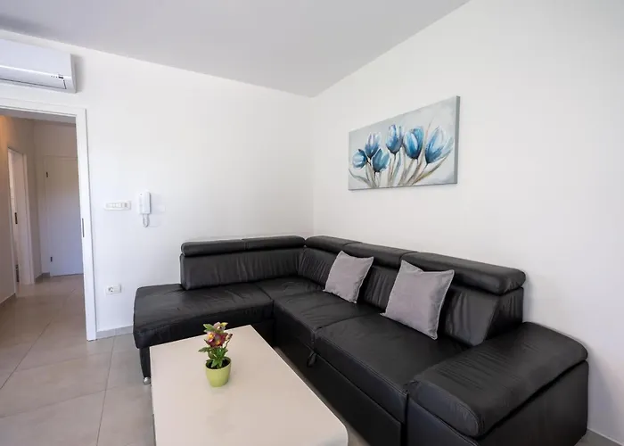 Tonka By Interhome Vikendica