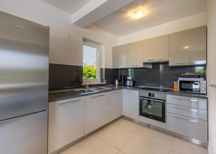 Tonka By Interhome Ferienhaus Nova Vas (Porec)