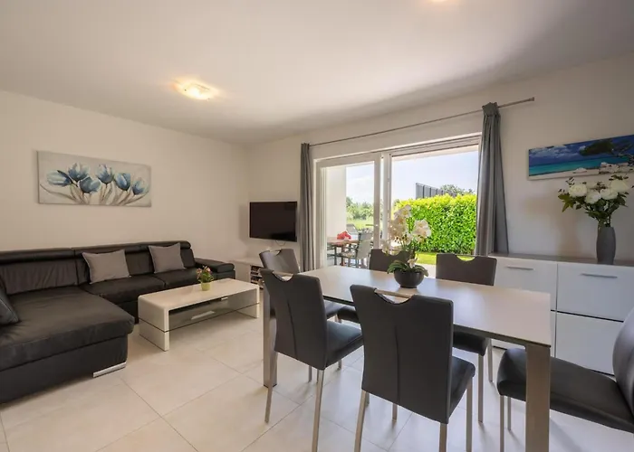 Tonka By Interhome Vikendica *