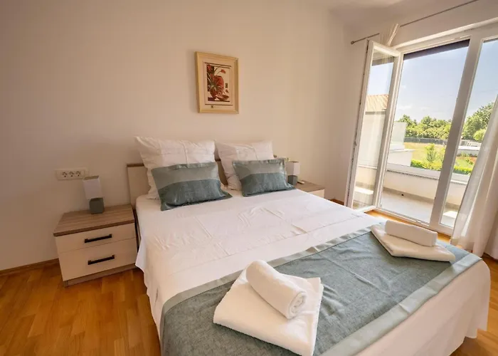 Tonka By Interhome *