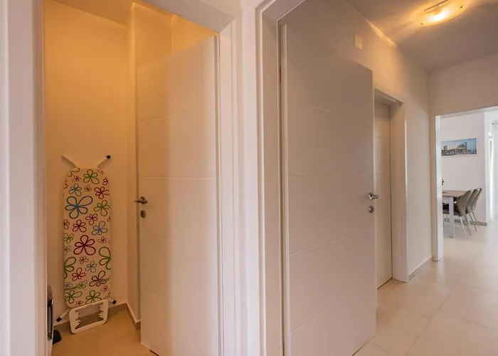 Tonka By Interhome Ferienhaus Nova Vas (Porec)