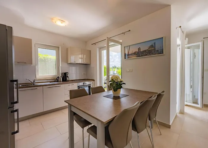 Ferienhaus Tonka By Interhome Nova Vas (Porec)