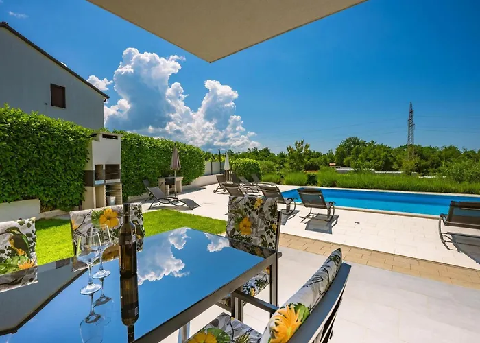 Ferienhaus Tonka By Interhome Nova Vas (Porec)