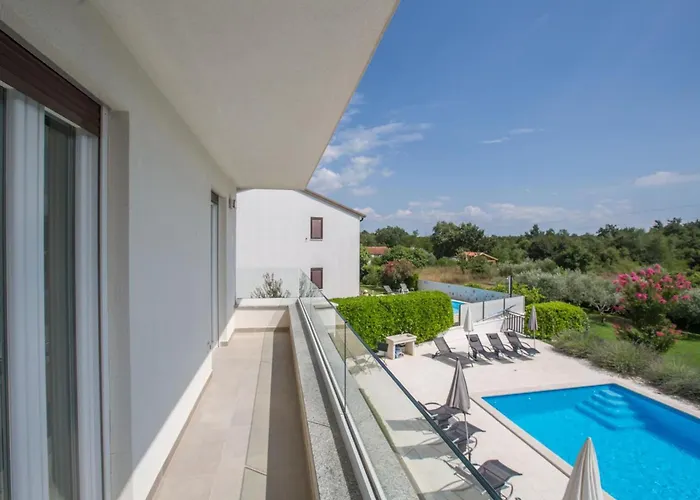 Tonka By Interhome Ferienhaus Nova Vas (Porec)